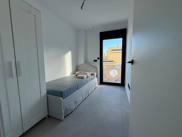 2 soverom Leilighet til salgs i Alicante by med svømmebasseng garasje - € 234 000 (Ref: 10149898)
