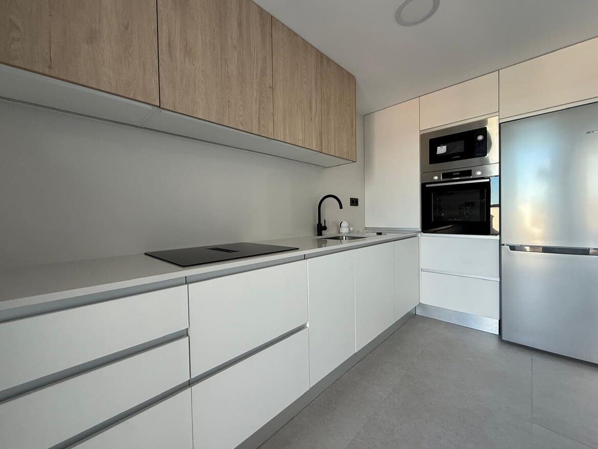 2 soveværelse Lejlighed til salg i Alicante by med swimmingpool garage - € 234.000 (Ref: 10149898)