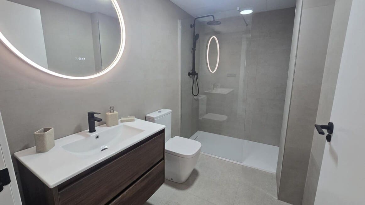 2 soveværelse Lejlighed til salg i Alicante by med swimmingpool garage - € 234.000 (Ref: 10149898)