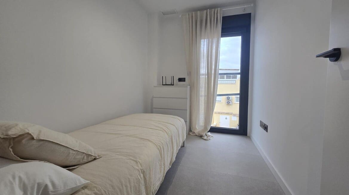 2 soveværelse Lejlighed til salg i Alicante by med swimmingpool garage - € 234.000 (Ref: 10149898)