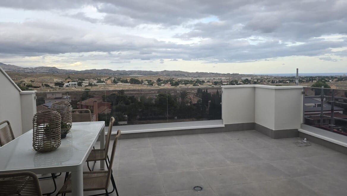 2 soveværelse Lejlighed til salg i Alicante by med swimmingpool garage - € 234.000 (Ref: 10149898)