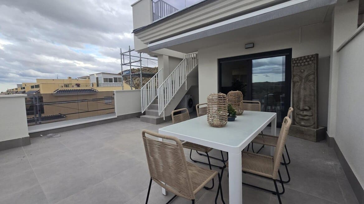 2 soveværelse Lejlighed til salg i Alicante by med swimmingpool garage - € 234.000 (Ref: 10149898)