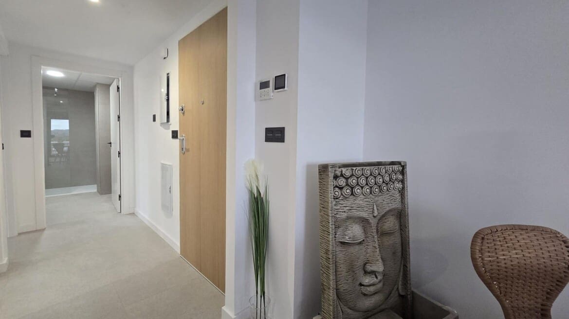 2 soveværelse Lejlighed til salg i Alicante by med swimmingpool garage - € 264.000 (Ref: 10149899)
