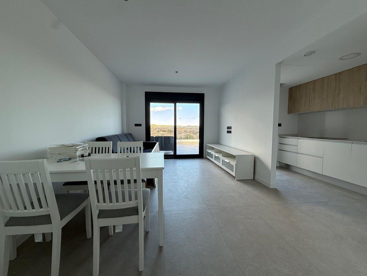 2 soveværelse Lejlighed til salg i Alicante by med swimmingpool garage - € 264.000 (Ref: 10149899)