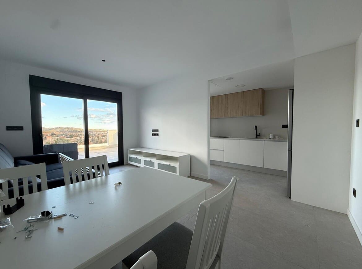 2 soveværelse Lejlighed til salg i Alicante by med swimmingpool garage - € 264.000 (Ref: 10149899)