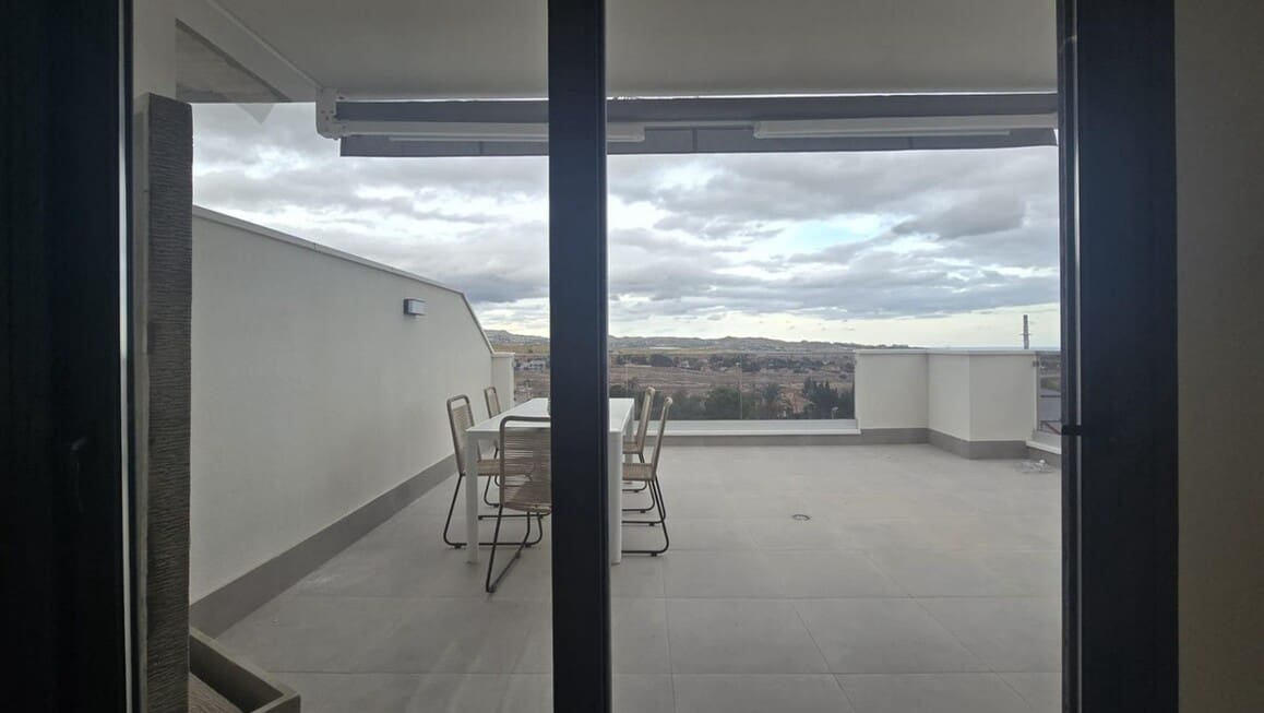 2 soveværelse Lejlighed til salg i Alicante by med swimmingpool garage - € 264.000 (Ref: 10149899)