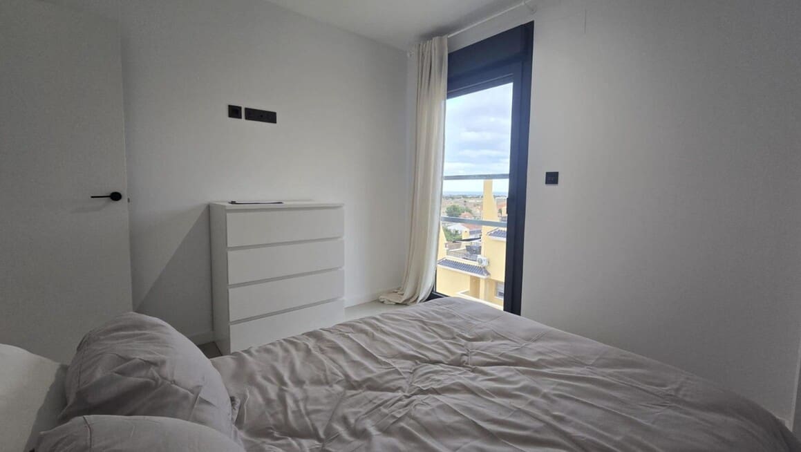 2 soveværelse Lejlighed til salg i Alicante by med swimmingpool garage - € 264.000 (Ref: 10149899)