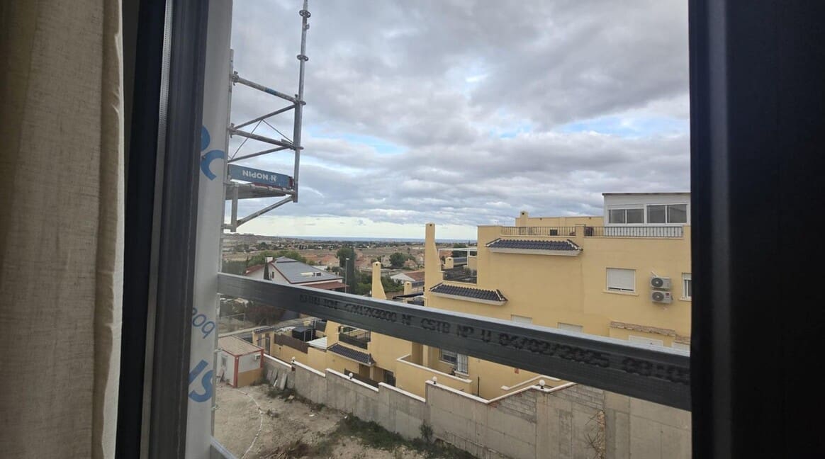 2 soveværelse Lejlighed til salg i Alicante by med swimmingpool garage - € 264.000 (Ref: 10149899)