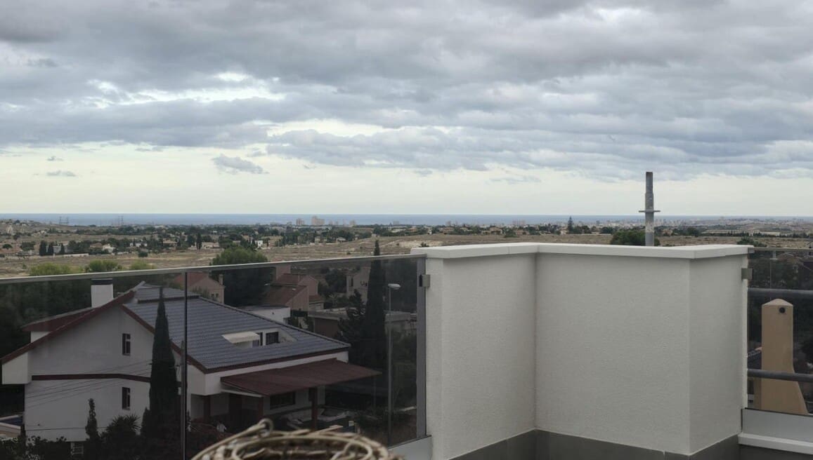 2 soveværelse Lejlighed til salg i Alicante by med swimmingpool garage - € 264.000 (Ref: 10149899)