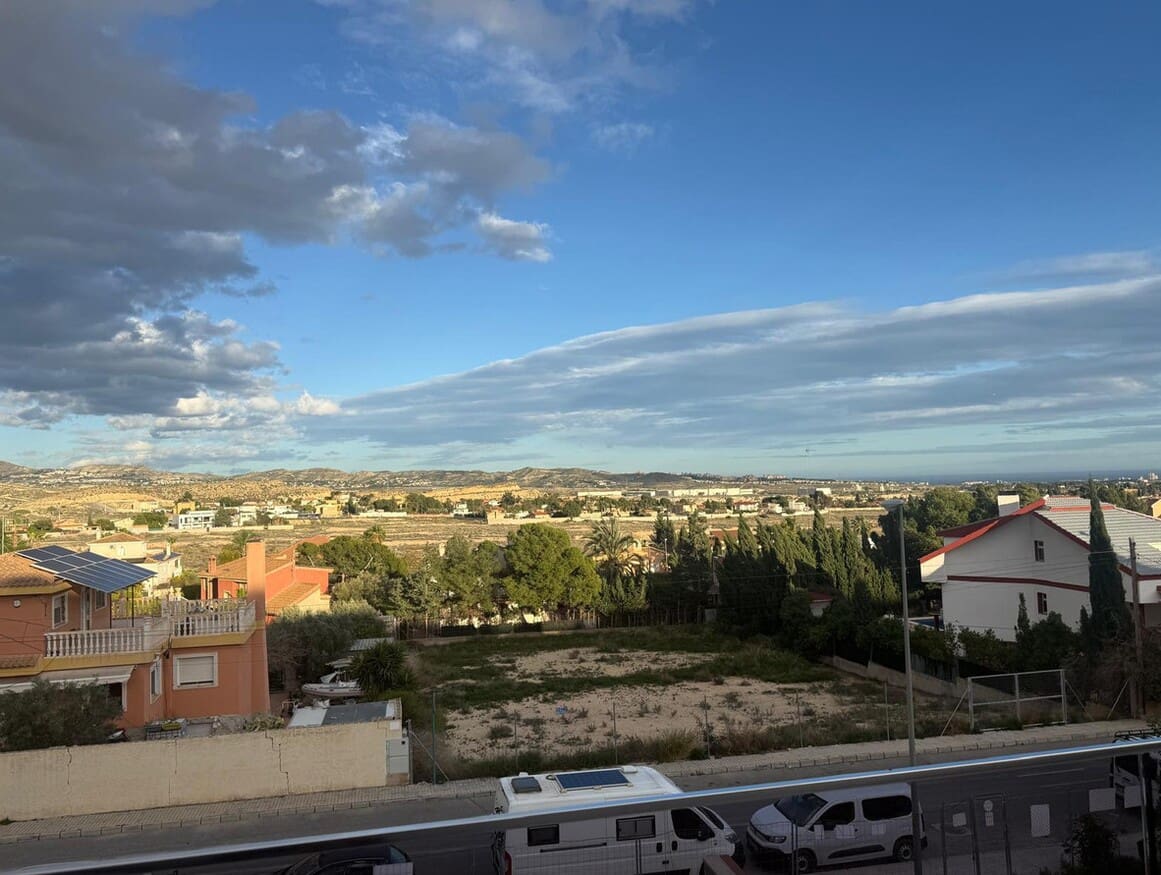 2 soveværelse Lejlighed til salg i Alicante by med swimmingpool garage - € 264.000 (Ref: 10149899)
