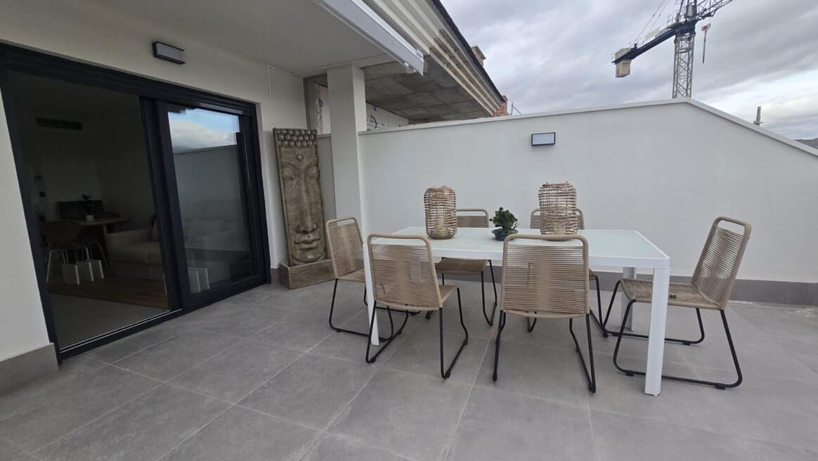 2 soveværelse Lejlighed til salg i Alicante by med swimmingpool garage - € 264.000 (Ref: 10149899)