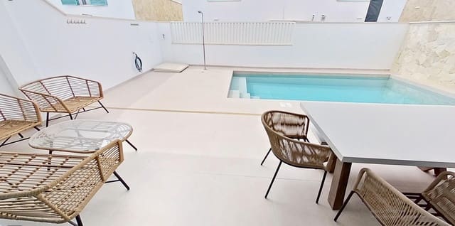 Bungalow de 3 habitaciones en El Mojon, Pilar de la Horadada en venta con piscina garaje - 399.000 € (Ref: 10149975)