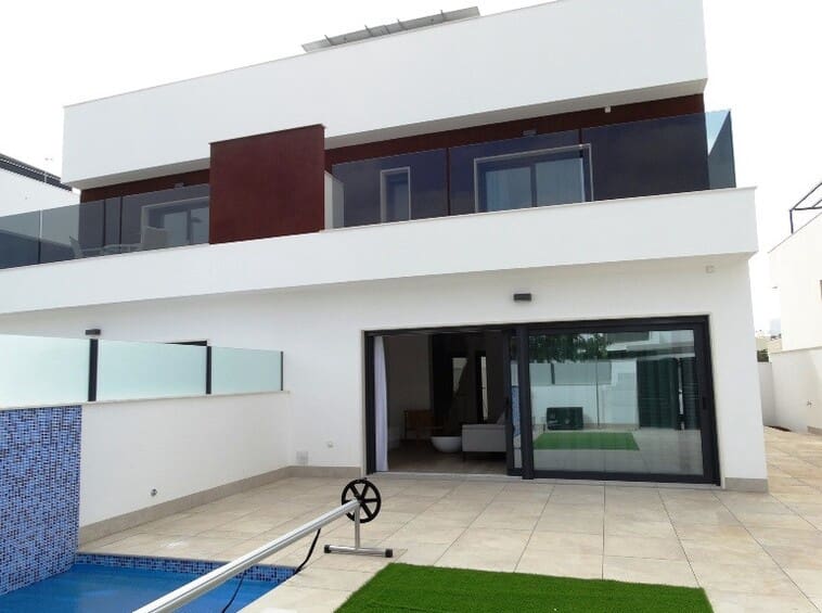 3 bedroom Villa for sale in Torre de la Horadada with pool garage - € 445,000 (Ref: 10149997)