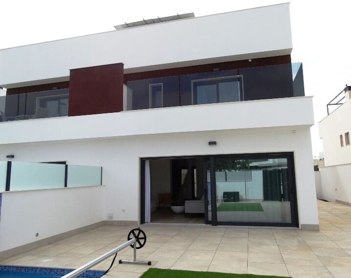 3 bedroom Villa for sale in Torre de la Horadada with pool garage - € 445,000 (Ref: 10149997)
