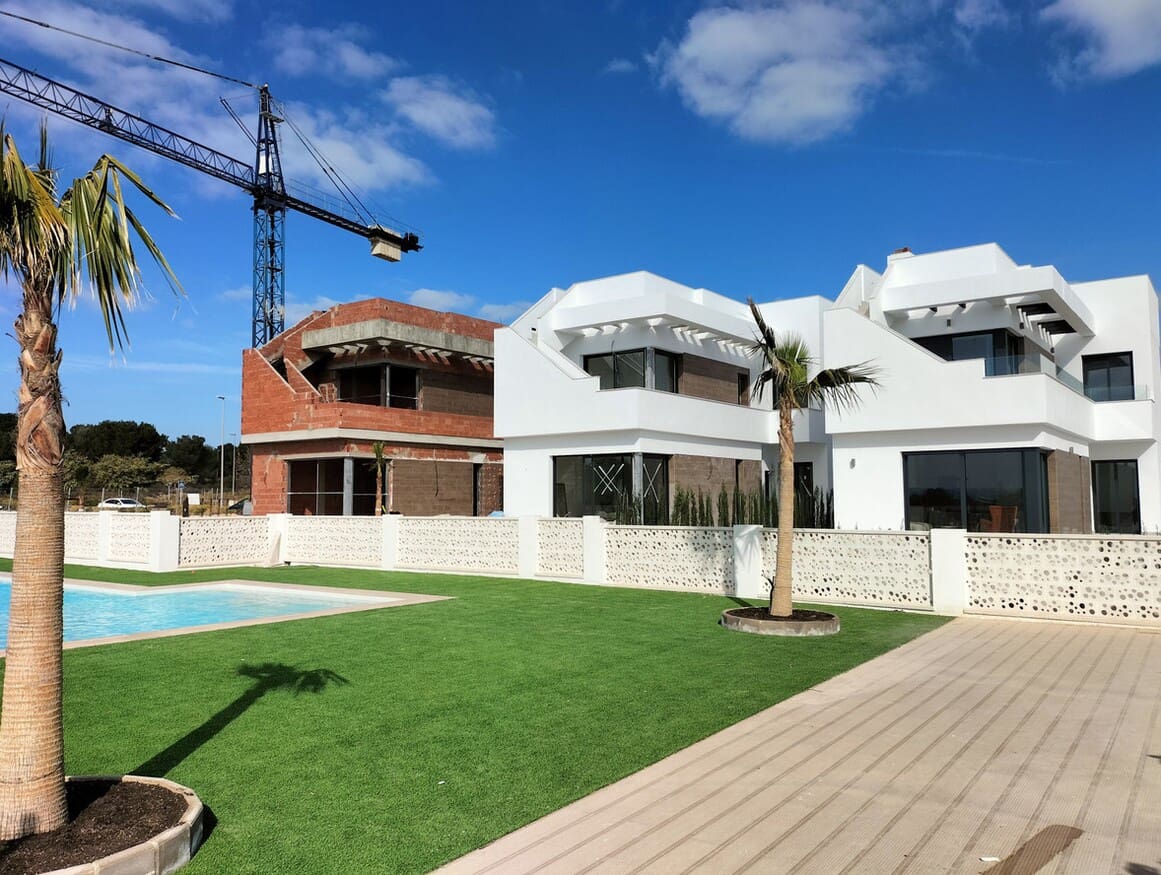 3 soveværelse Villa til salg i Pilar de la Horadada med swimmingpool garage - € 470.000 (Ref: 10150002)