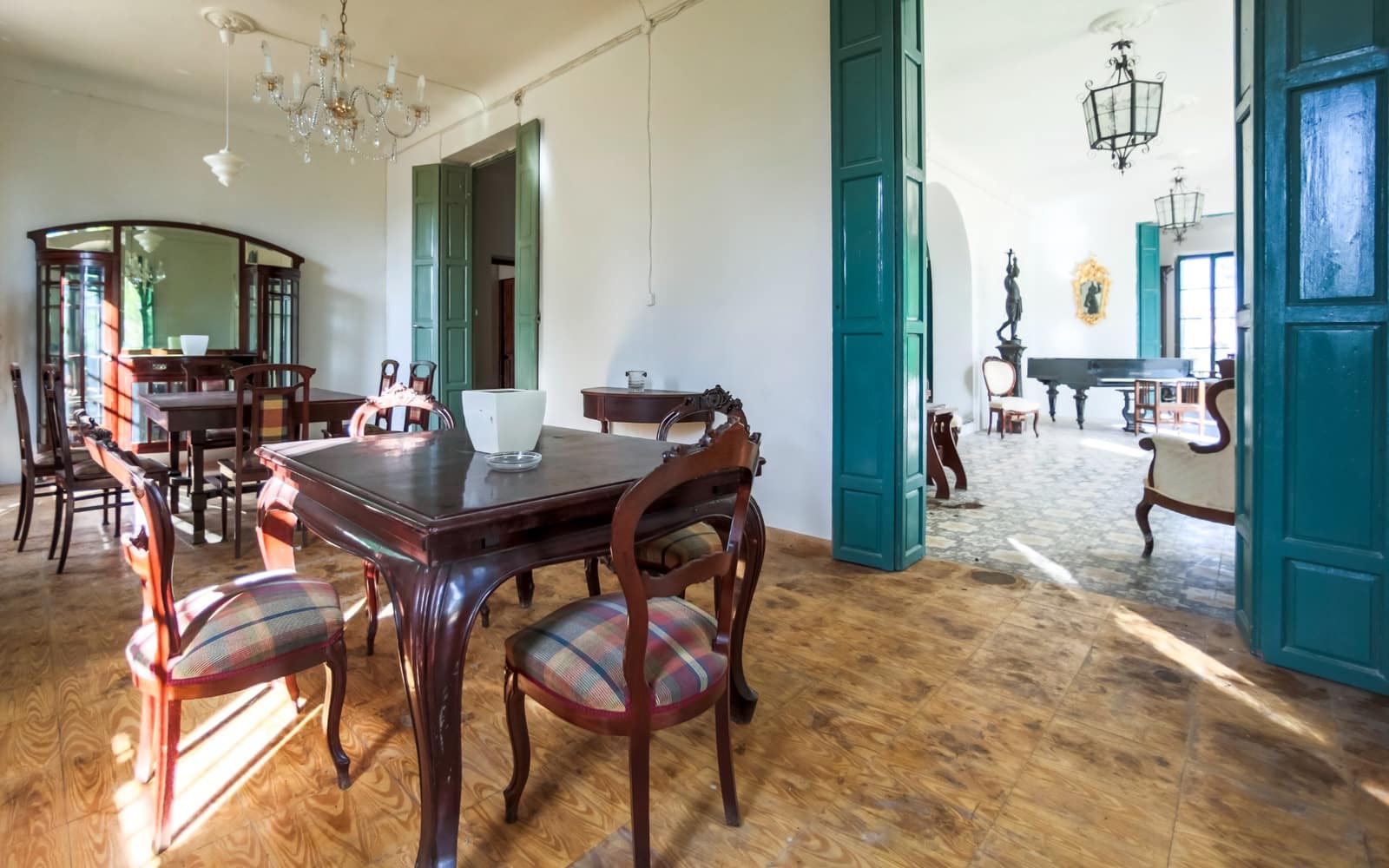 7 slaapkamer Villa te koop in Alicante stad met garage - € 995.000 (Ref: 10150033)