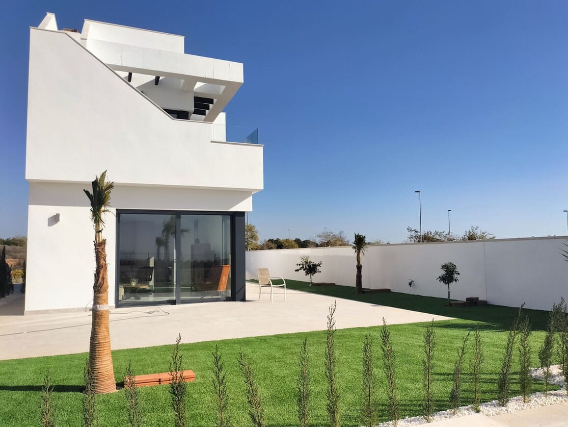 3 soveværelse Villa til salg i Pilar de la Horadada med swimmingpool garage - € 420.000 (Ref: 10150047)