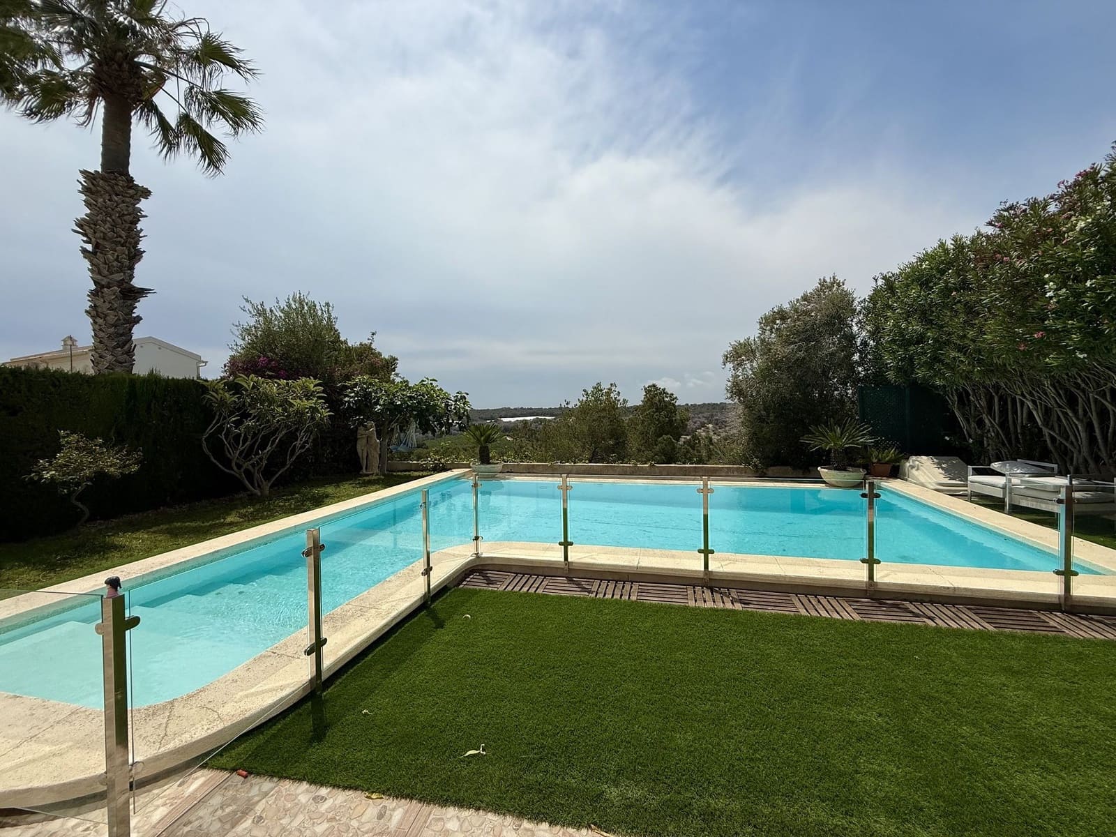 4 sovrum Villa till salu i Orihuela Costa med pool garage - 830 000 € (Ref: 10150079)