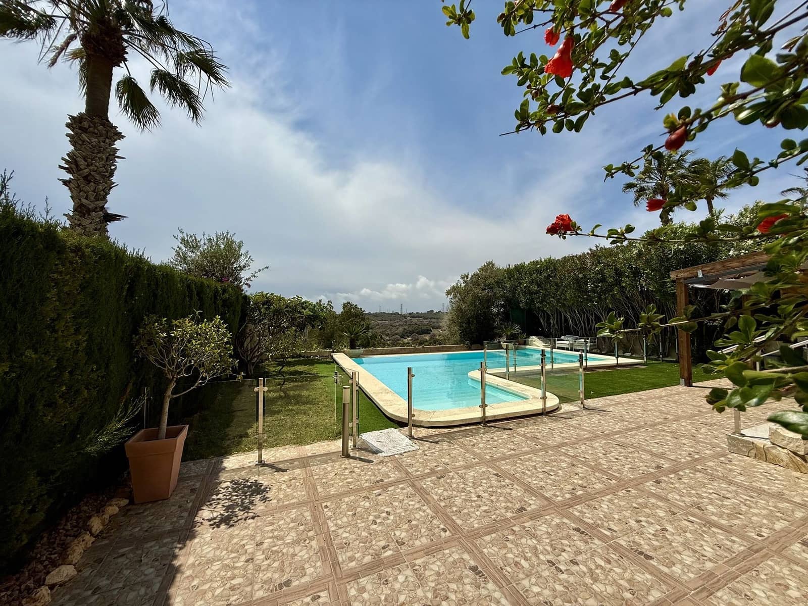 4 sovrum Villa till salu i Orihuela Costa med pool garage - 830 000 € (Ref: 10150079)