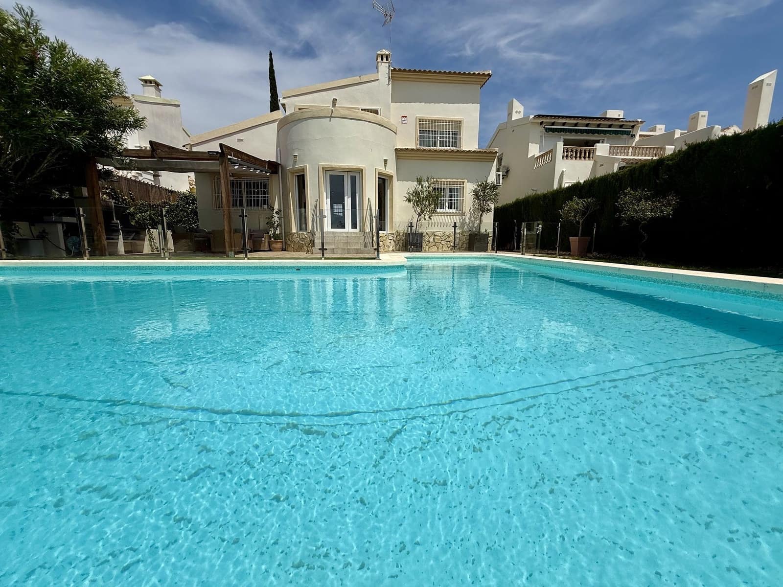 4 sovrum Villa till salu i Orihuela Costa med pool garage - 830 000 € (Ref: 10150079)