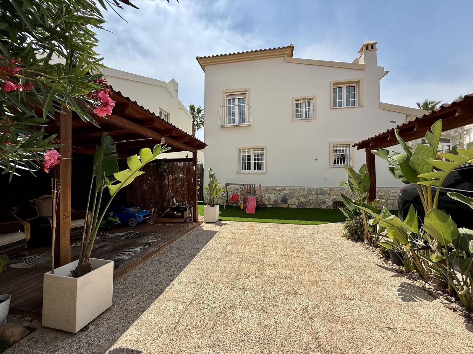 4 sovrum Villa till salu i Orihuela Costa med pool garage - 830 000 € (Ref: 10150079)