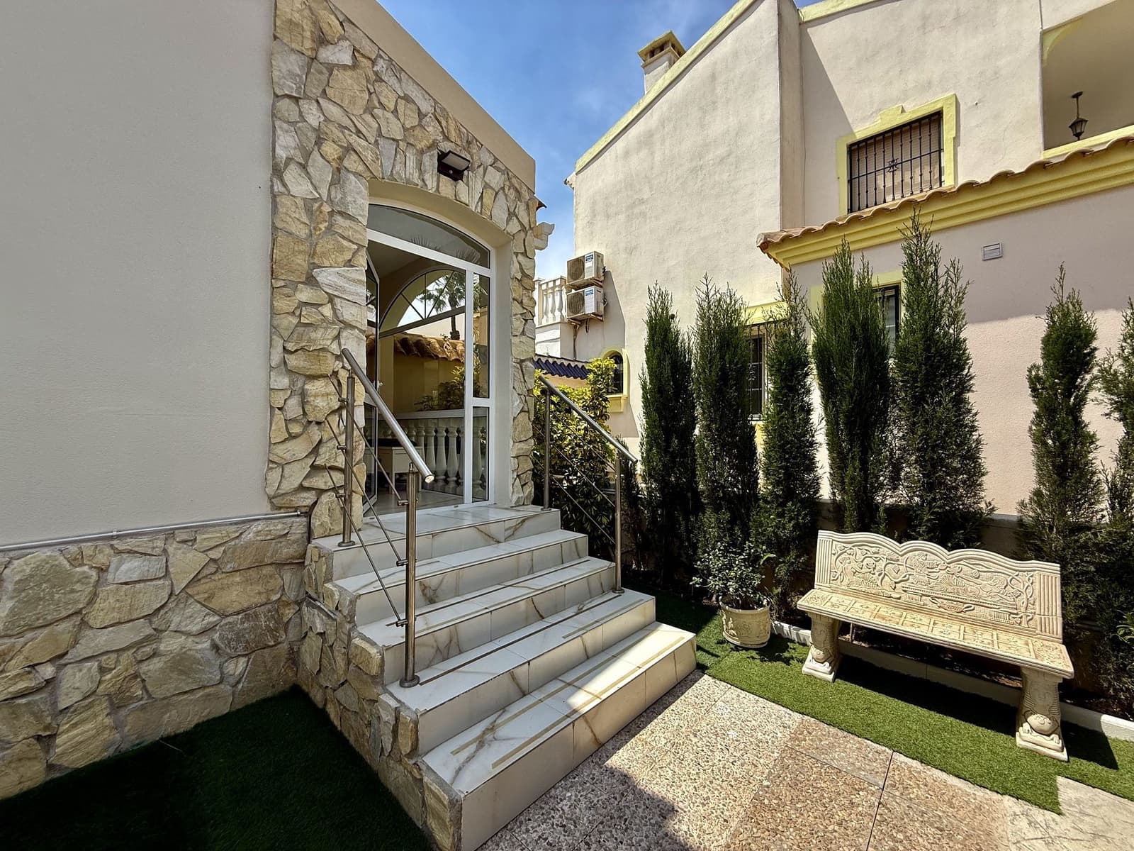 4 sovrum Villa till salu i Orihuela Costa med pool garage - 830 000 € (Ref: 10150079)