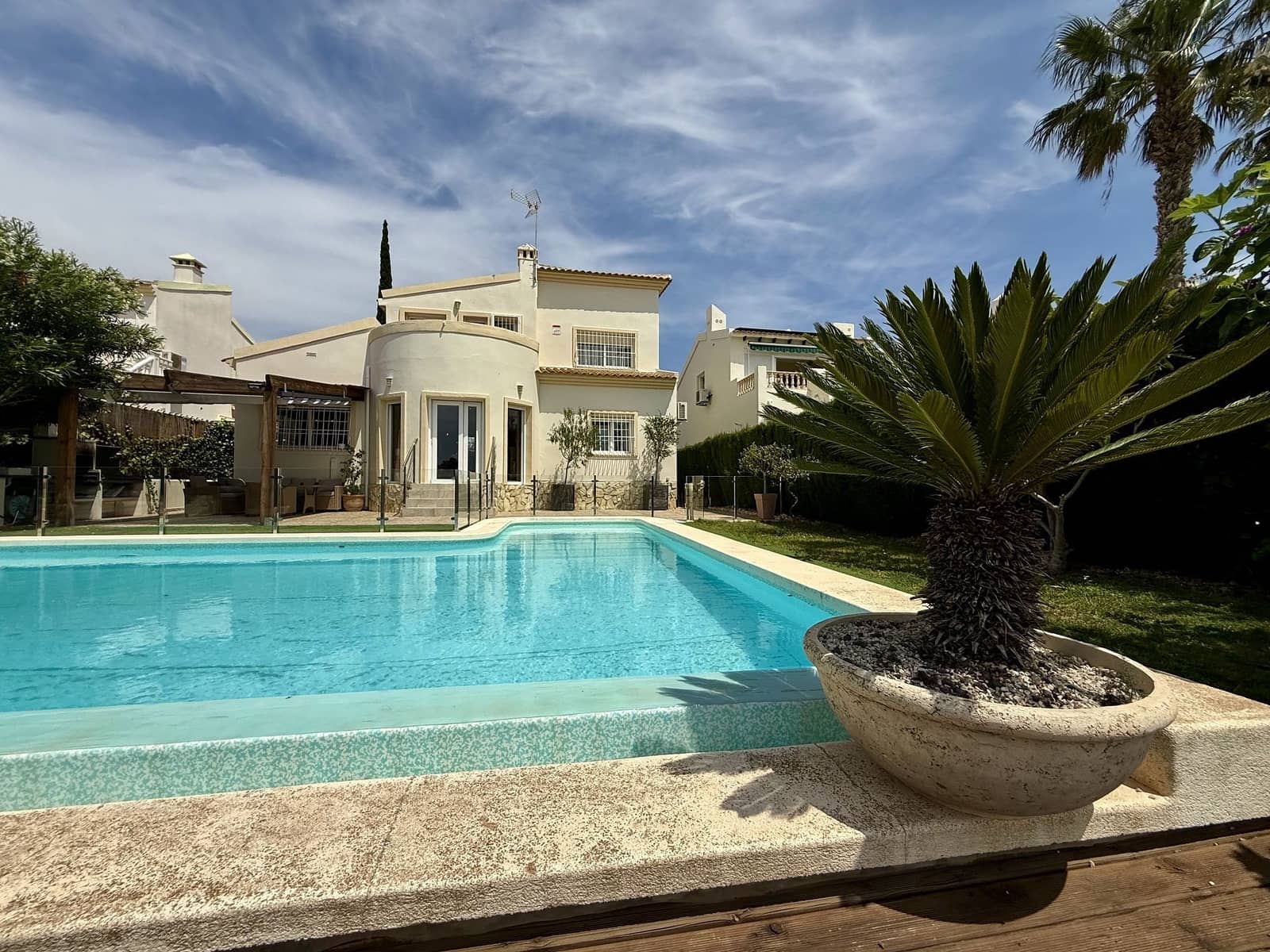 4 sovrum Villa till salu i Orihuela Costa med pool garage - 830 000 € (Ref: 10150079)
