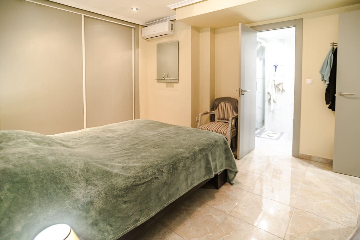 4 chambre Villa/Maison à vendre à Torrevieja avec piscine garage - 310 000 € (Ref: 10151081)