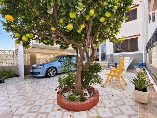 5 soverom Hus til salgs i Nueva Torrevieja, Torrevieja med svømmebasseng garasje - € 350 000 (Ref: 10153335)