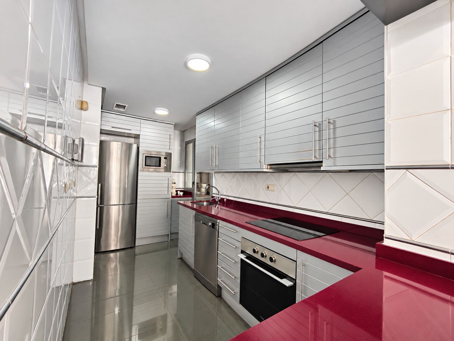 3 slaapkamer Appartement te koop in Torrevieja met zwembad garage - € 459.000 (Ref: 10153336)