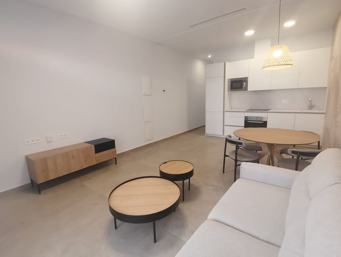 1 sovrum Lägenhet till salu i Torrevieja med pool - 219 000 € (Ref: 10153343)