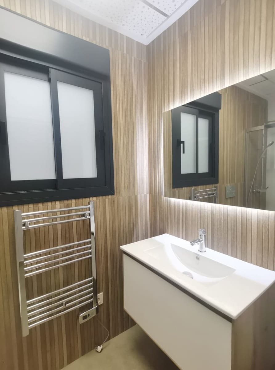 1 sovrum Lägenhet till salu i Torrevieja med pool - 219 000 € (Ref: 10153343)