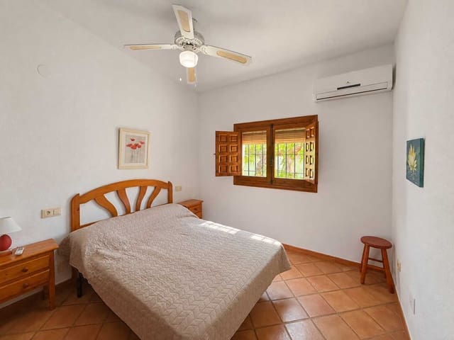 4 slaapkamer Villa te koop in Cabo Roig, Orihuela met zwembad garage - € 749.950 (Ref: 10155231)
