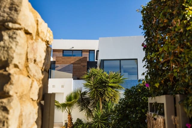 4 bedroom Villa for sale in Algorfa with pool - € 850,000 (Ref: 10155747)