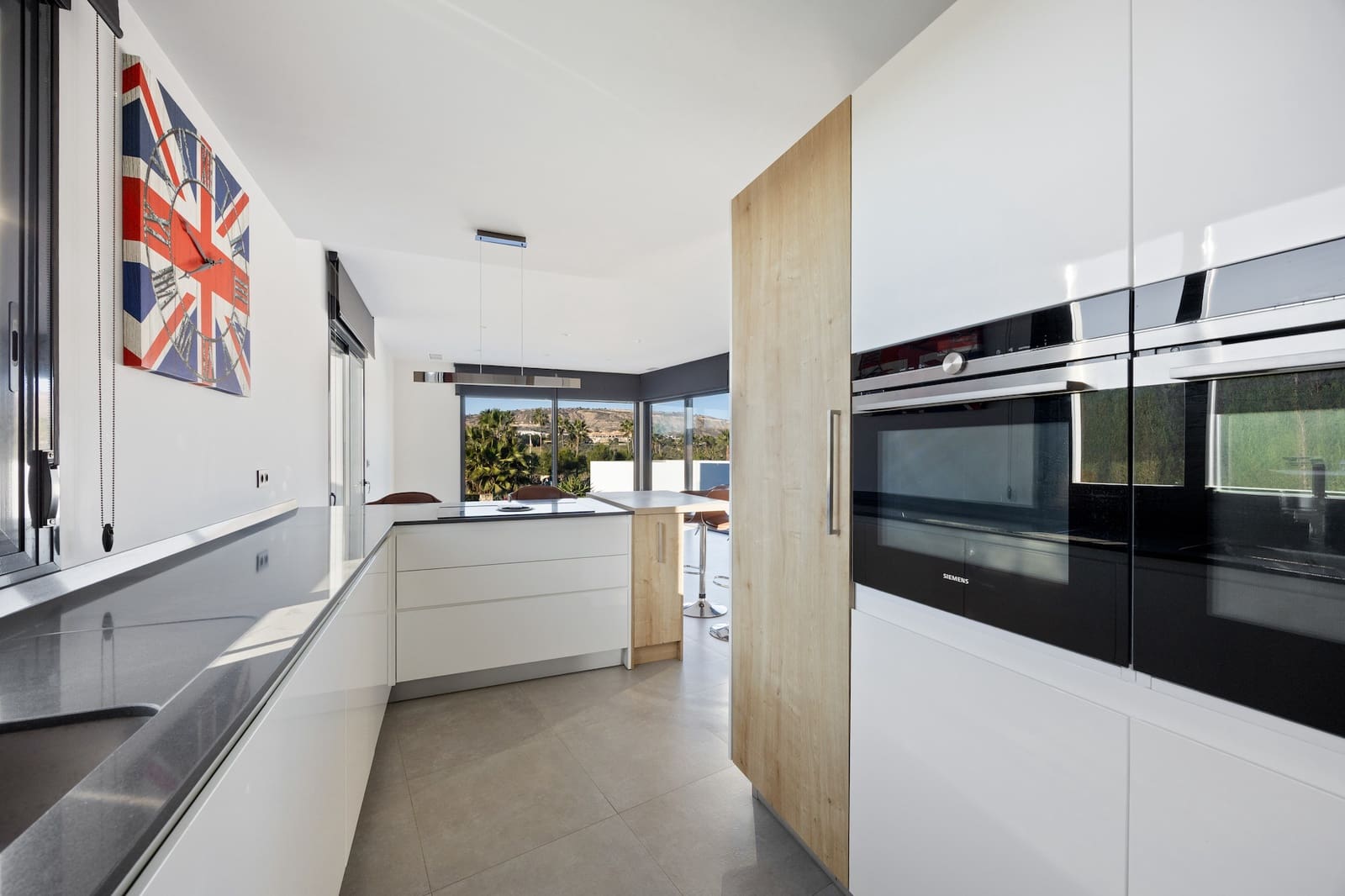 4 bedroom Villa for sale in Algorfa with pool - € 850,000 (Ref: 10155747)