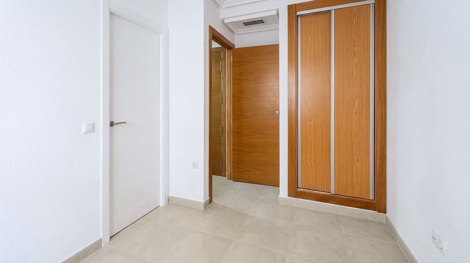 Apartamento de 3 habitaciones en Torrevieja en venta - 167.000 € (Ref: 10156271)