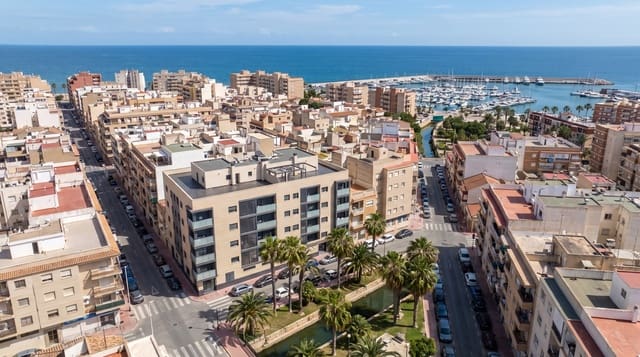 Apartamento de 3 habitaciones en Puerto Deportivo, Torrevieja en venta - 167.000 € (Ref: 10156271)