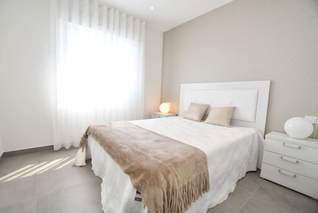 2 slaapkamer Villa te koop in San Miguel de Salinas met zwembad garage - € 256.600 (Ref: 10156339)
