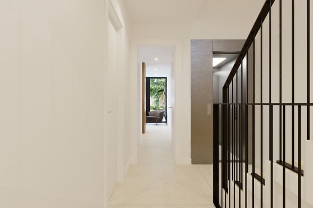 3 chambre Villa/Maison à vendre à Monforte del Cid avec piscine garage - 895 000 € (Ref: 10156343)