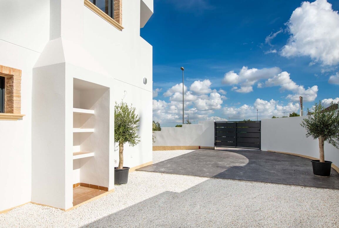 3 slaapkamer Villa te koop in Cox met zwembad - € 235.000 (Ref: 10156492)