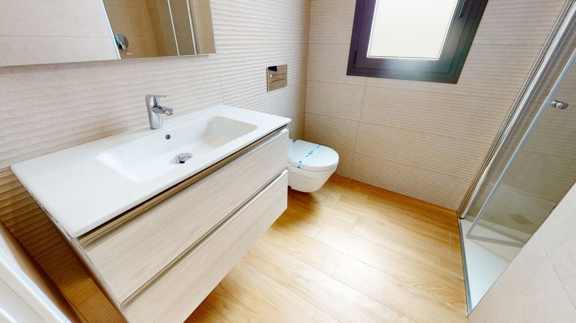 Bungalow de 2 habitaciones en Torrevieja en venta con piscina - 309.900 € (Ref: 10156521)
