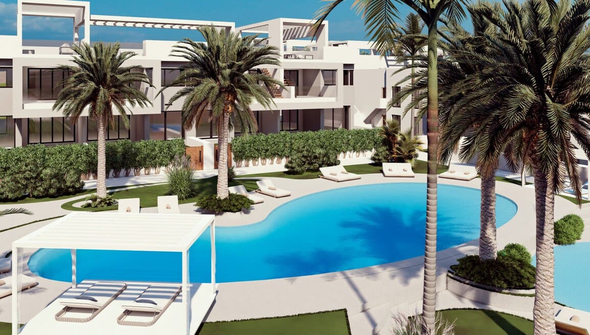 Bungalow de 2 habitaciones en Torrevieja en venta con piscina - 309.900 € (Ref: 10156521)