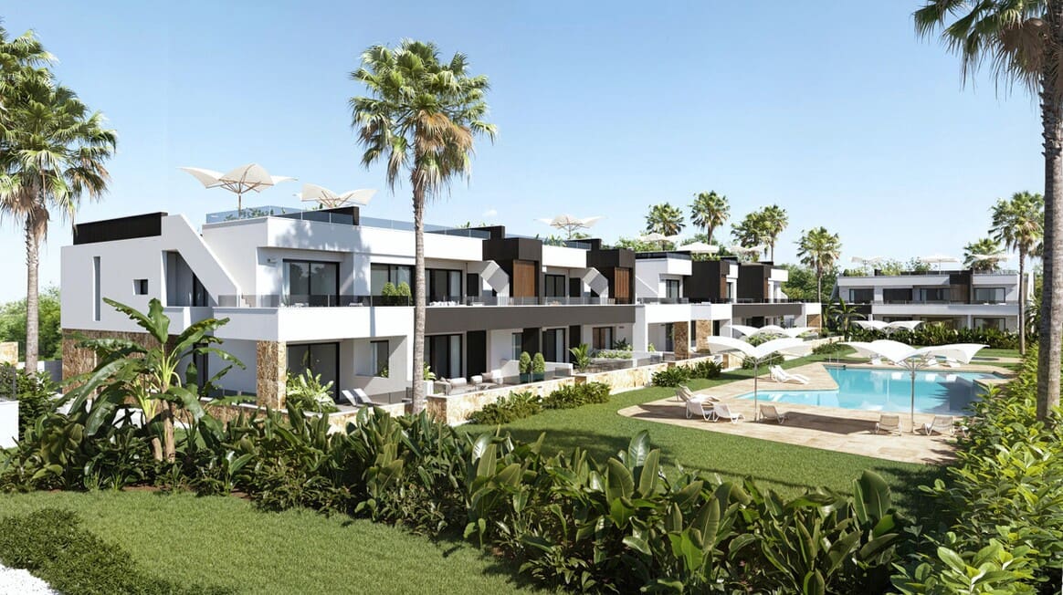 2 bedroom Bungalow for sale in Rojales with pool garage - € 354,000 (Ref: 10156530)