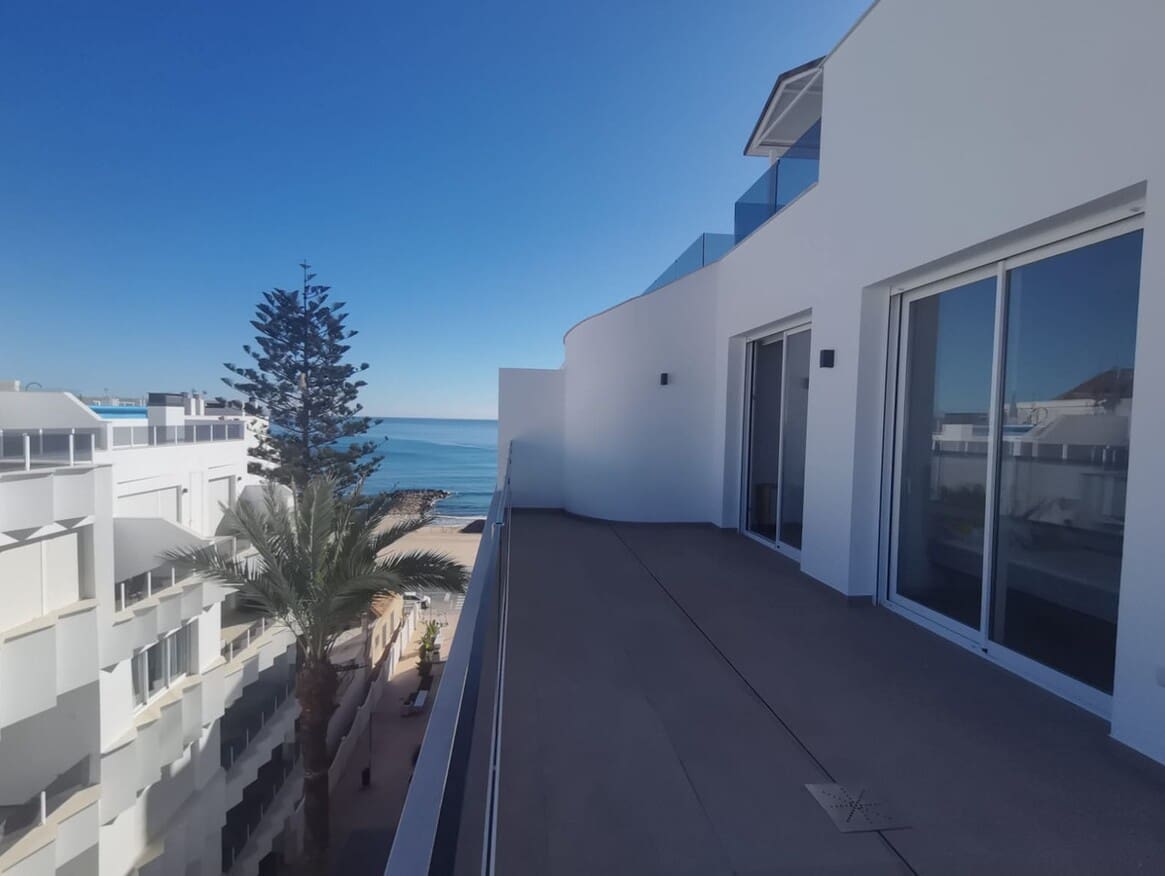 1 soveværelse Lejlighed til salg i Torrevieja med swimmingpool - € 399.000 (Ref: 10156584)