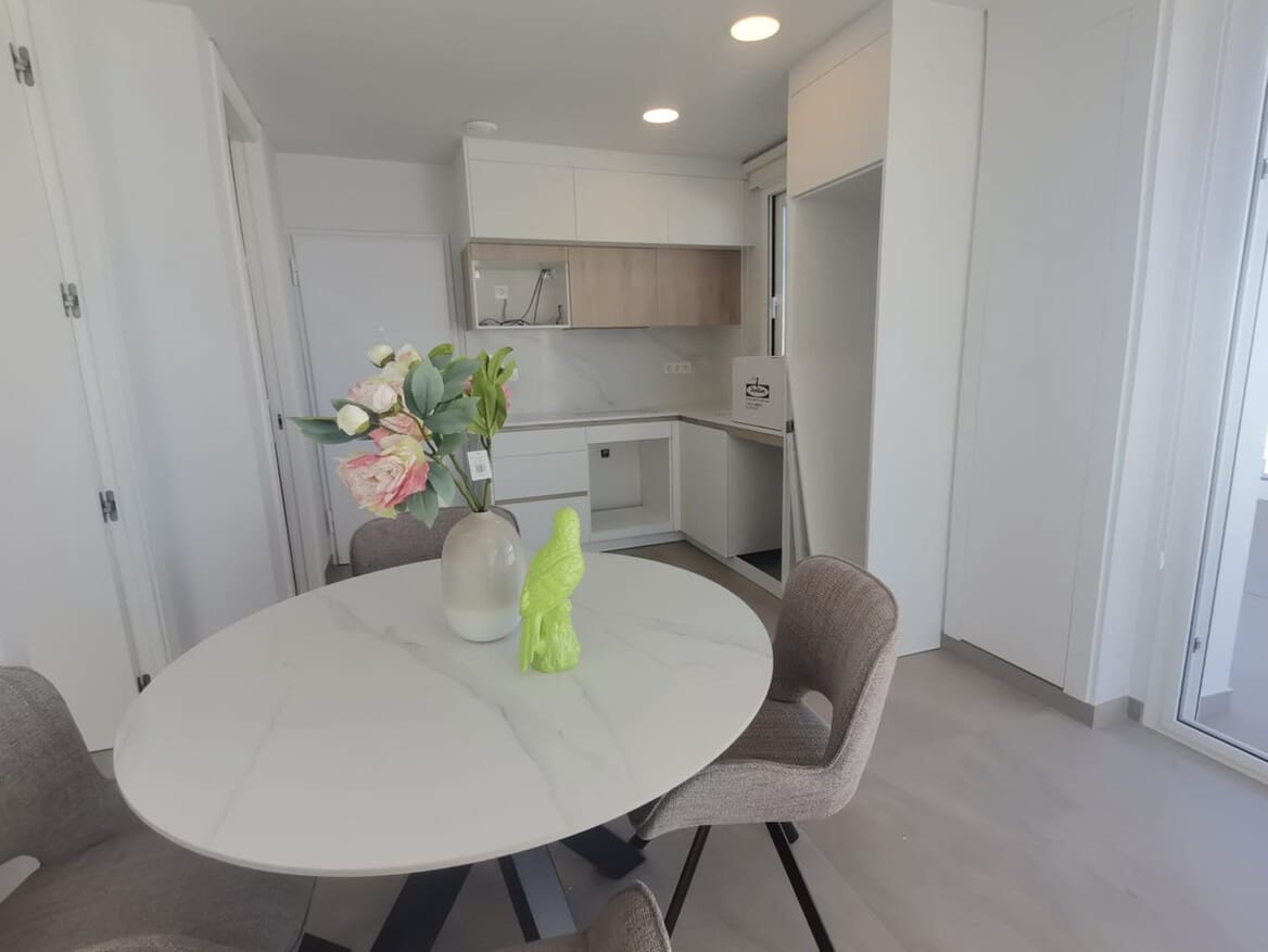 1 soveværelse Lejlighed til salg i Torrevieja med swimmingpool - € 399.000 (Ref: 10156584)