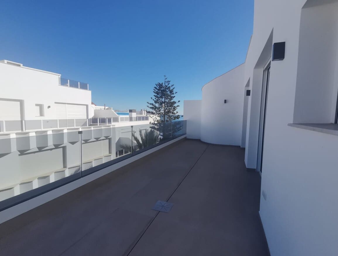 1 soveværelse Lejlighed til salg i Torrevieja med swimmingpool - € 399.000 (Ref: 10156584)
