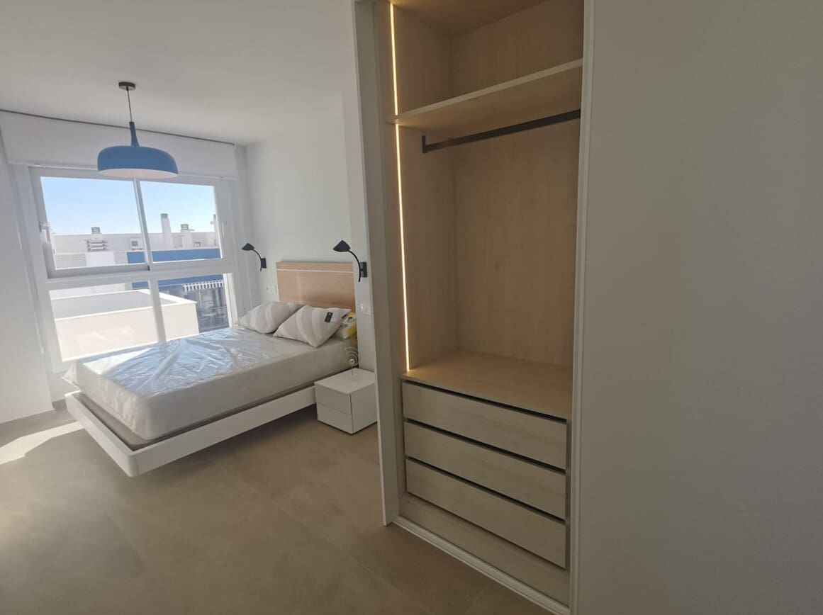 1 soveværelse Lejlighed til salg i Torrevieja med swimmingpool - € 399.000 (Ref: 10156584)
