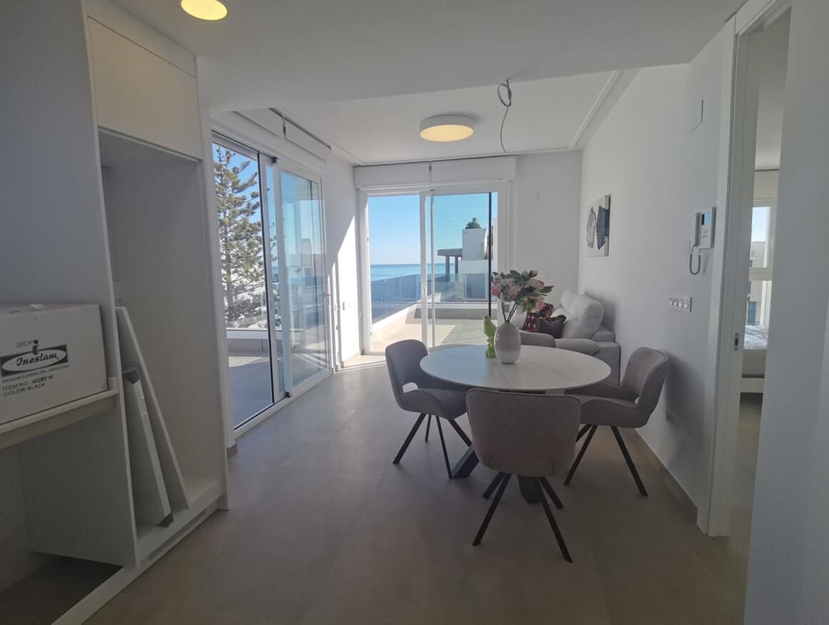1 soveværelse Lejlighed til salg i Torrevieja med swimmingpool - € 399.000 (Ref: 10156584)