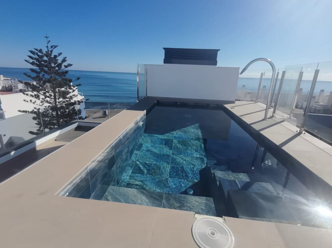 1 soveværelse Lejlighed til salg i Torrevieja med swimmingpool - € 399.000 (Ref: 10156584)
