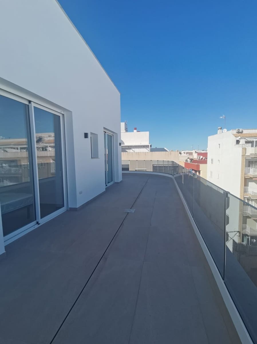 1 soveværelse Lejlighed til salg i Torrevieja med swimmingpool - € 399.000 (Ref: 10156584)